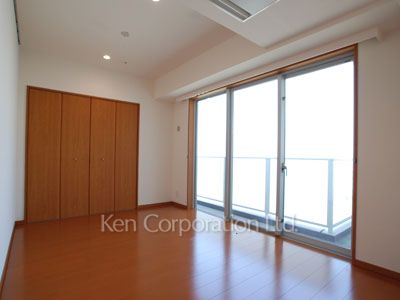 Bedroom ※Photo of the same layout on 23 floor. Decoration and fixture may differ.