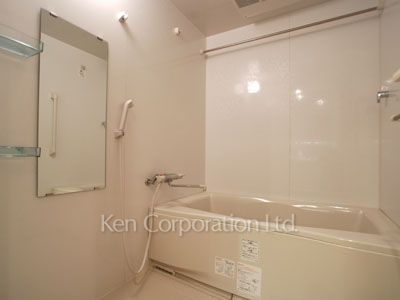 Bath ※Photo of the same layout on 23 floor. Decoration and fixture may differ.