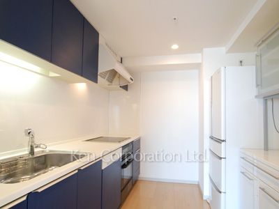 Kitchen ※Photo of the same layout on 25 floor. Decoration and fixture may differ.