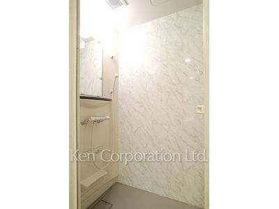 Shower Space ※Photo of the same layout on 25 floor. Decoration and fixture may differ.
