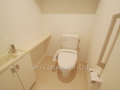 Lavatory ※Photo of the same layout on 29 floor. Decoration and fixture may differ.