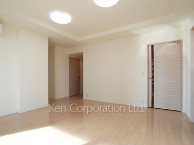 Living-Dining ※Photo of the same layout on 17 floor. Decoration and fixture may differ.