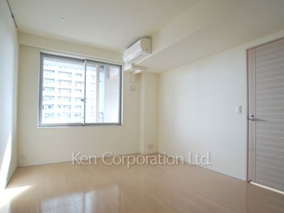 Bedroom ※Photo of the same layout on 17 floor. Decoration and fixture may differ.
