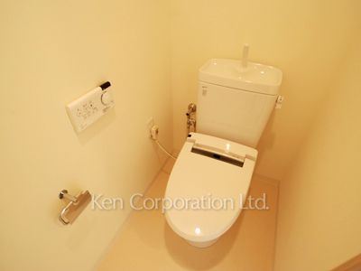 Lavatory ※Photo of the same layout on 17 floor. Decoration and fixture may differ.