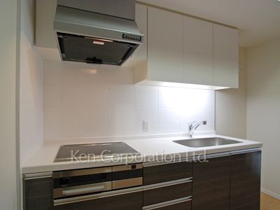 Kitchen ※Photo of the same layout on 13 floor. Decoration and fixture may differ.