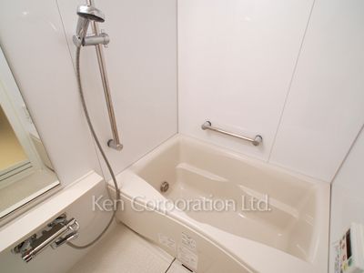 Bath ※Photo of the same layout on 13 floor. Decoration and fixture may differ.