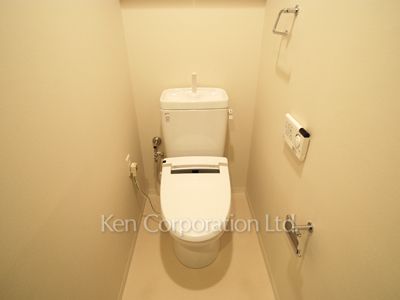 Lavatory ※Photo of the same layout on 13 floor. Decoration and fixture may differ.