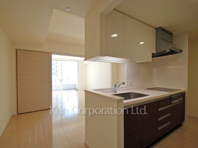 Living-Dining ※Photo of the same layout on 18 floor. Decoration and fixture may differ.