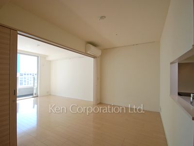 Living-Dining ※Photo of the same layout on 18 floor. Decoration and fixture may differ.