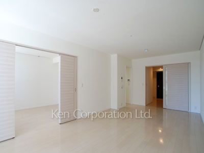 Living-Dining ※Photo of the same layout on 5 floor. Decoration and fixture may differ.