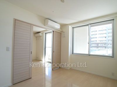 Bedroom ※Photo of the same layout on 5 floor. Decoration and fixture may differ.