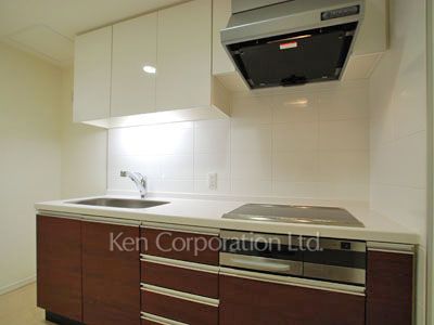 Kitchen ※Photo of the same layout on 5 floor. Decoration and fixture may differ.
