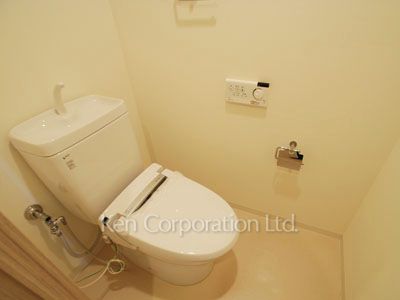 Lavatory ※Photo of the same layout on 5 floor. Decoration and fixture may differ.