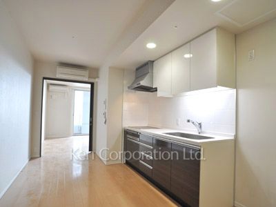 Living-Dining ※Photo of the same layout on 19 floor. Decoration and fixture may differ.