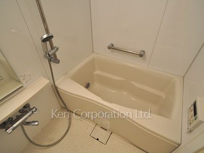Bath ※Photo of the same layout on 19 floor. Decoration and fixture may differ.