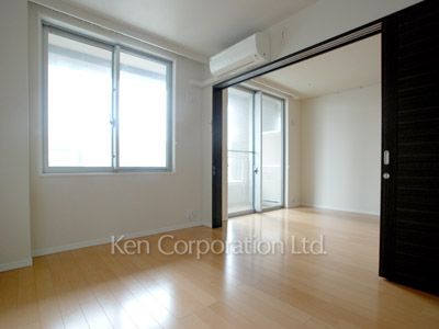 Bedroom ※Photo of the same layout on 10 floor. Decoration and fixture may differ.