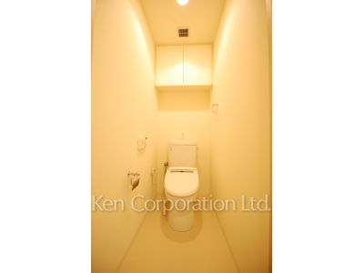 Lavatory ※Photo of the same layout on 14 floor. Decoration and fixture may differ.