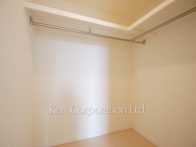 Closet ※Photo of the same layout on 14 floor. Decoration and fixture may differ.