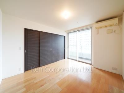 Bedroom ※Photo of the same layout on 7 floor. Decoration and fixture may differ.