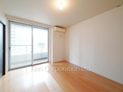 Bedroom ※Photo of the same layout on 7 floor. Decoration and fixture may differ.