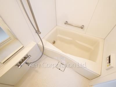Bath ※Photo of the same layout on 7 floor. Decoration and fixture may differ.