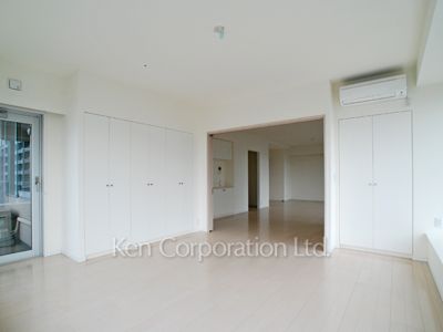 Bedroom ※Photo of the same layout on 11 floor. Decoration and fixture may differ.