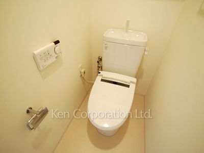 Lavatory ※Photo of the same layout on 14 floor. Decoration and fixture may differ.