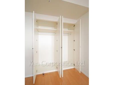 Closet ※Photo of the same layout on 16 floor. Decoration and fixture may differ.