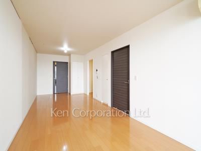 Living-Dining ※Photo of the same layout on 16 floor. Decoration and fixture may differ.
