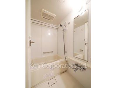 Bath ※Photo of the same layout on 16 floor. Decoration and fixture may differ.