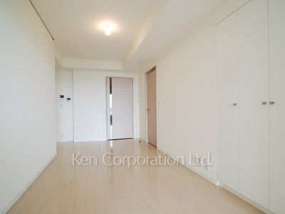 Living-Dining ※Photo of the same layout on 18 floor. Decoration and fixture may differ.