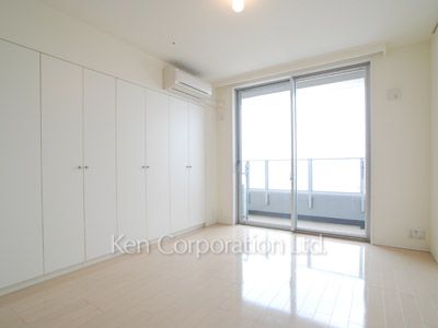 Bedroom ※Photo of the same layout on 18 floor. Decoration and fixture may differ.