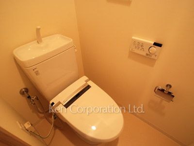 Lavatory ※Photo of the same layout on 18 floor. Decoration and fixture may differ.