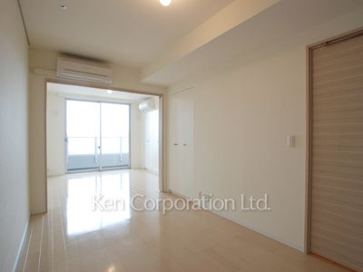 Living-Dining ※Photo of the same layout on 17 floor. Decoration and fixture may differ.