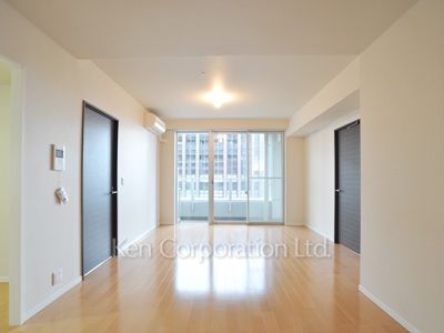 Living-Dining ※Photo of the same layout on 10 floor. Decoration and fixture may differ.