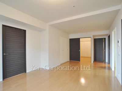 Living-Dining ※Photo of the same layout on 10 floor. Decoration and fixture may differ.