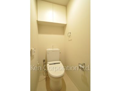 Lavatory ※Photo of the same layout on 10 floor. Decoration and fixture may differ.