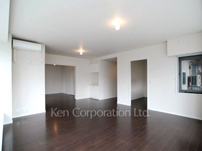 Living-Dining ※Photo of the same layout on 6 floor. Decoration and fixture may differ.