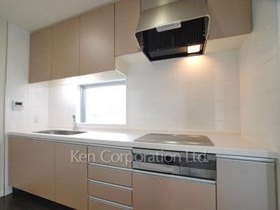 Kitchen ※Photo of the same layout on 6 floor. Decoration and fixture may differ.