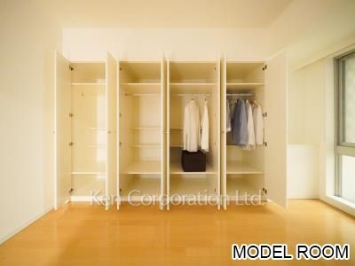 Closet ※Photo of the same layout on 10 floor. Decoration and fixture may differ.