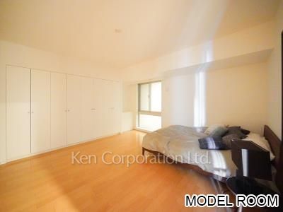 Bedroom ※Photo of the same layout on 10 floor. Decoration and fixture may differ.