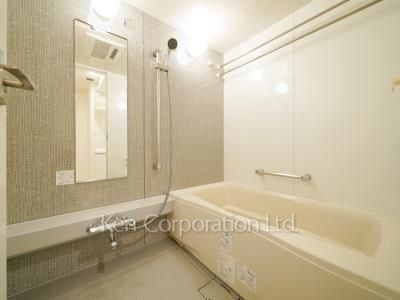 Bath ※Photo of the same layout on 10 floor. Decoration and fixture may differ.