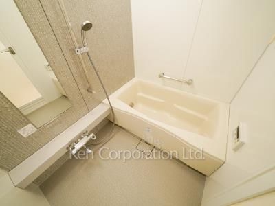 Bath ※Photo of the same layout on 10 floor. Decoration and fixture may differ.