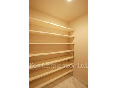 Closet ※Photo of the same layout on 7 floor. Decoration and fixture may differ.