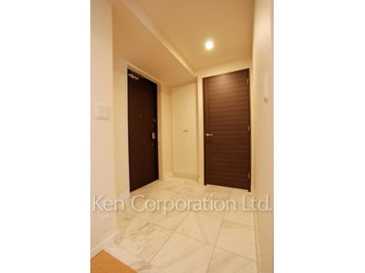 Entrance ※Photo of the same layout on 7 floor. Decoration and fixture may differ.
