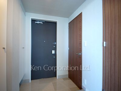 Entrance ※Photo of the same layout on 30 floor. Decoration and fixture may differ.