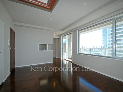 Living-Dining ※Photo of the same layout on 30 floor. Decoration and fixture may differ.
