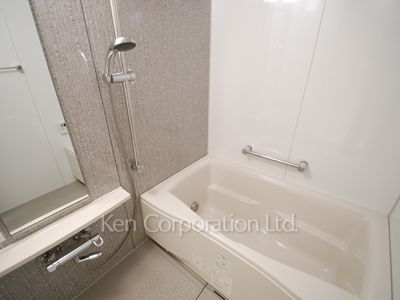 Bath ※Photo of the same layout on 30 floor. Decoration and fixture may differ.