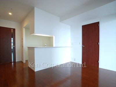 Living-Dining ※Photo of the same layout on 29 floor. Decoration and fixture may differ.