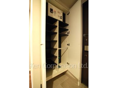 Closet ※Photo of the same layout on 30 floor. Decoration and fixture may differ.